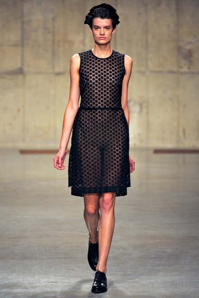 Look 7 of 37