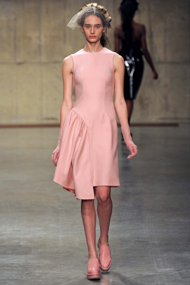 Look 14 of 37
