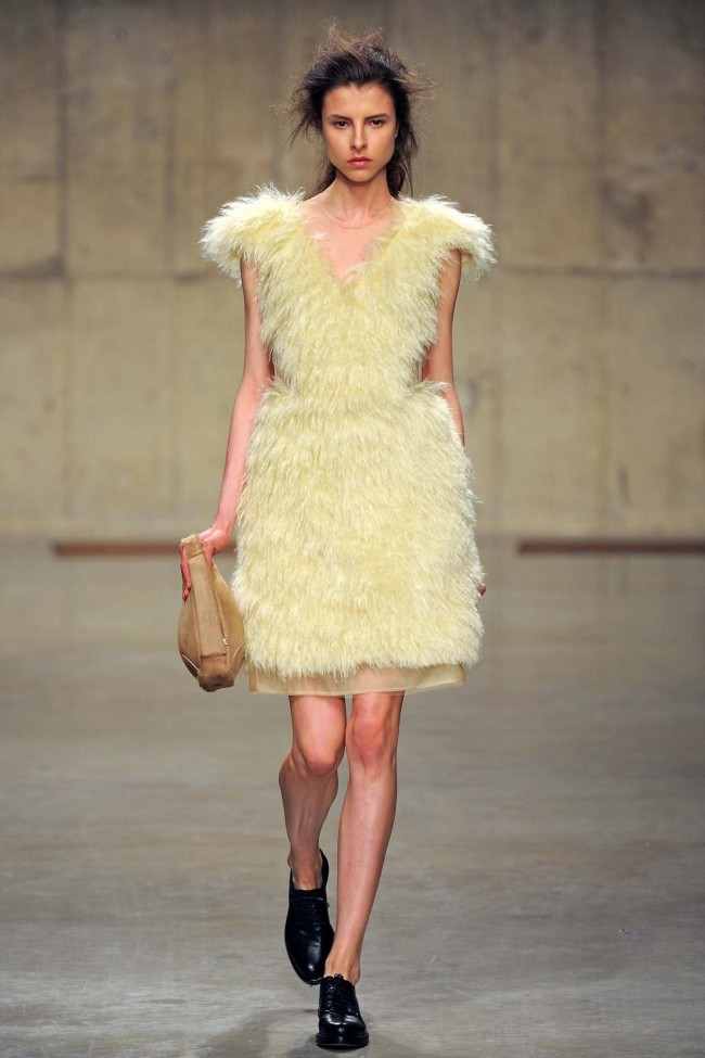Look 29 of 37