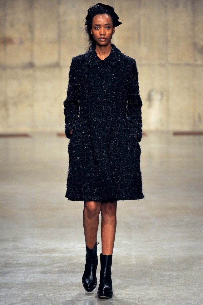 Look 33 of 37