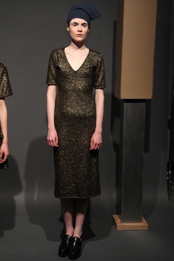 Look 19 of 24