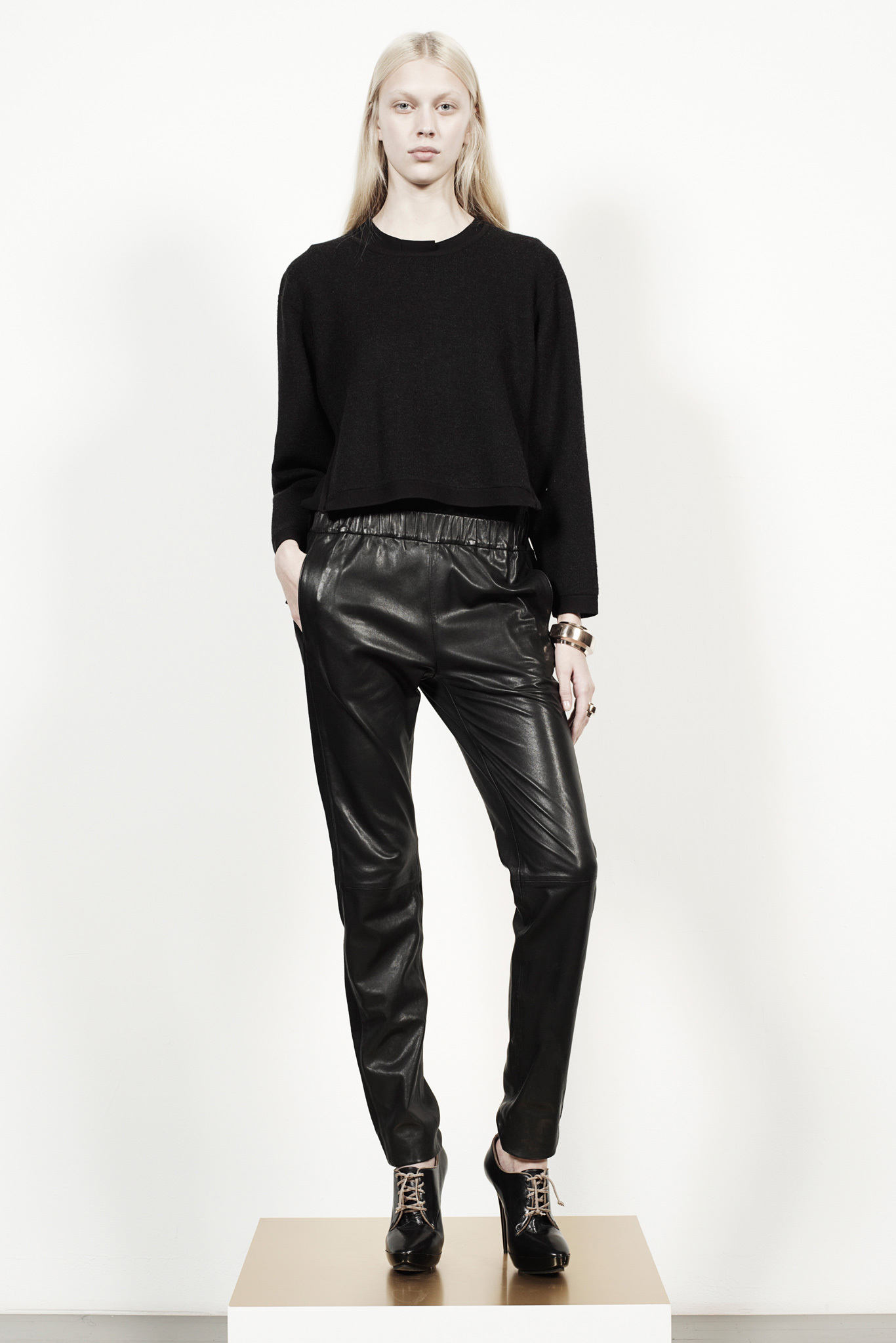 Look 14 of 19