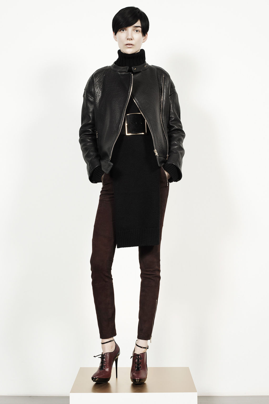 Look 8 of 19