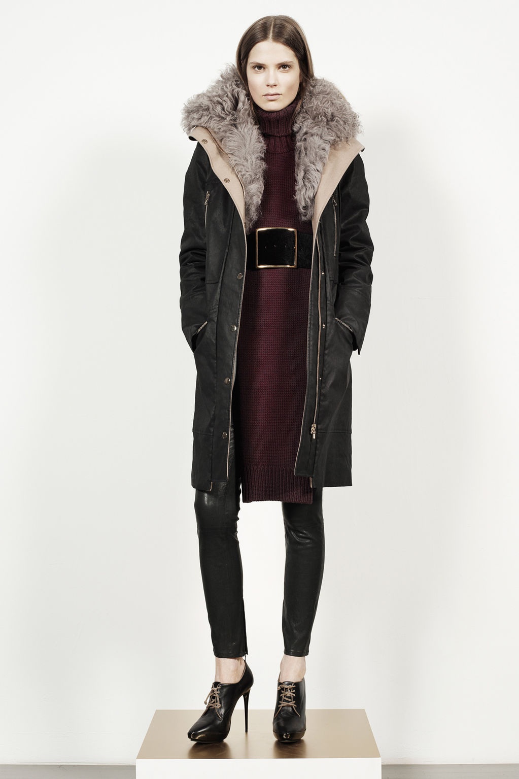 Look 9 of 19
