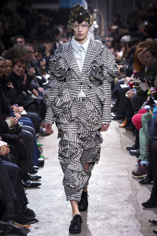 Look 1 of 34
