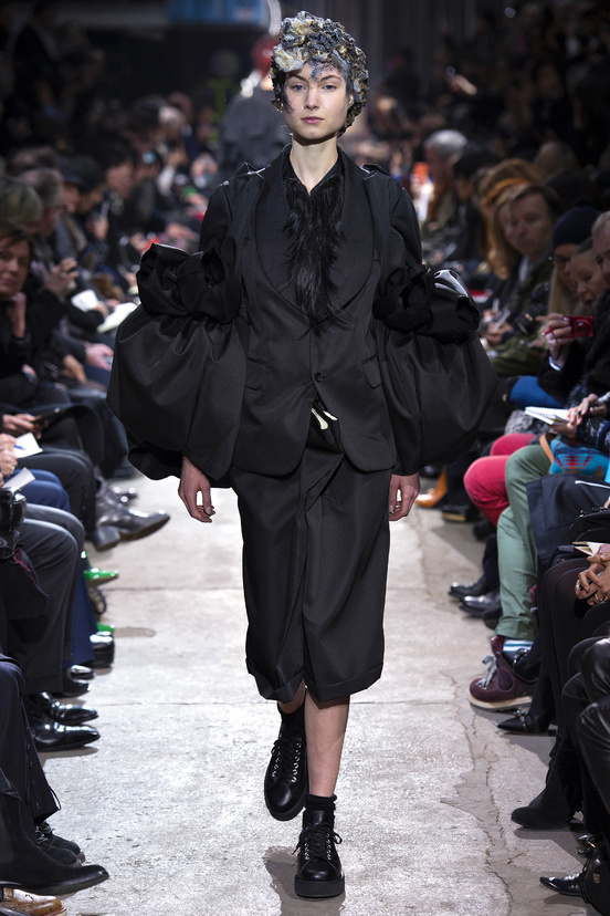 Look 5 of 34