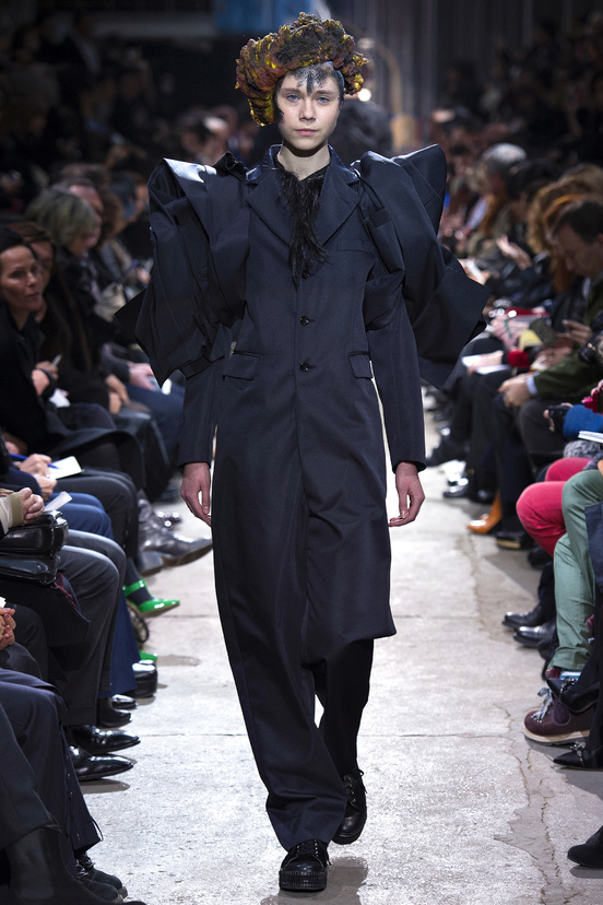 Look 7 of 34