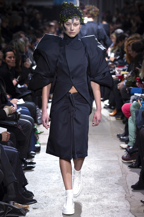 Look 8 of 34