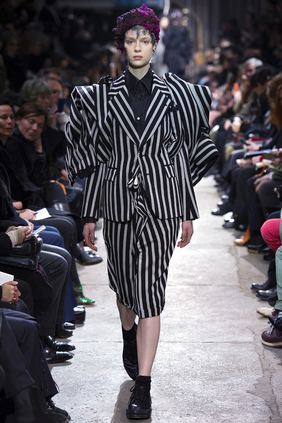 Look 10 of 34