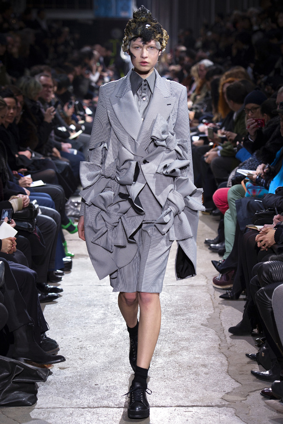 Look 14 of 34