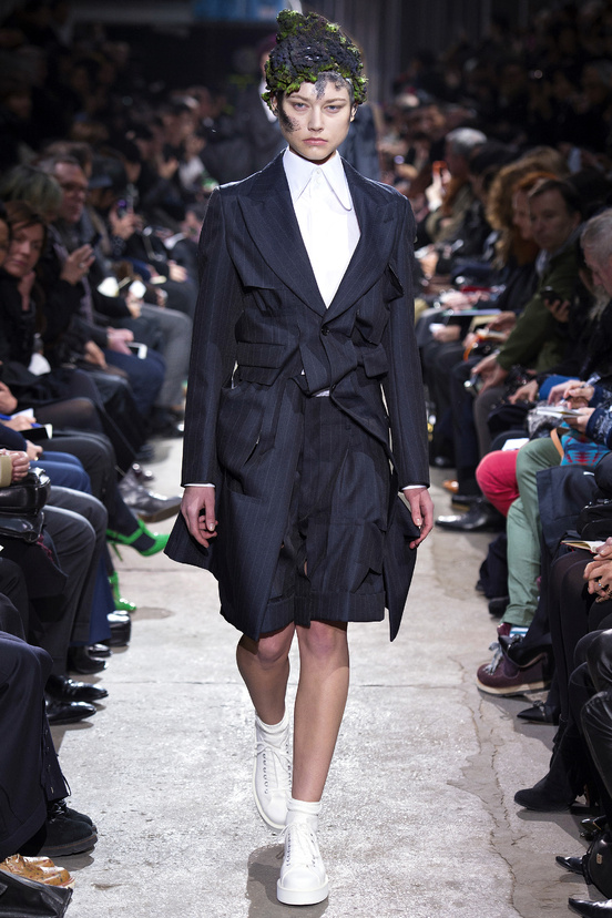 Look 20 of 34