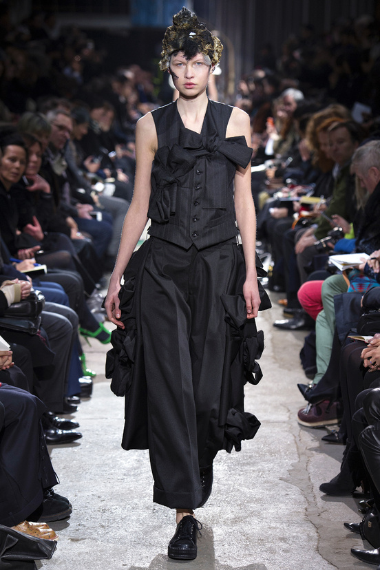 Look 24 of 34