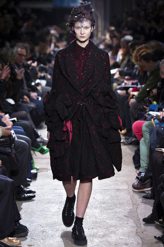 Look 28 of 34