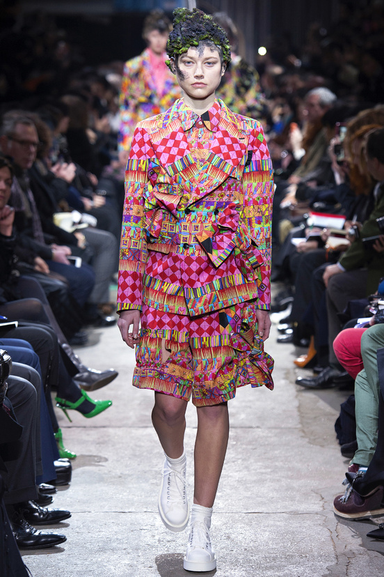 Look 32 of 34