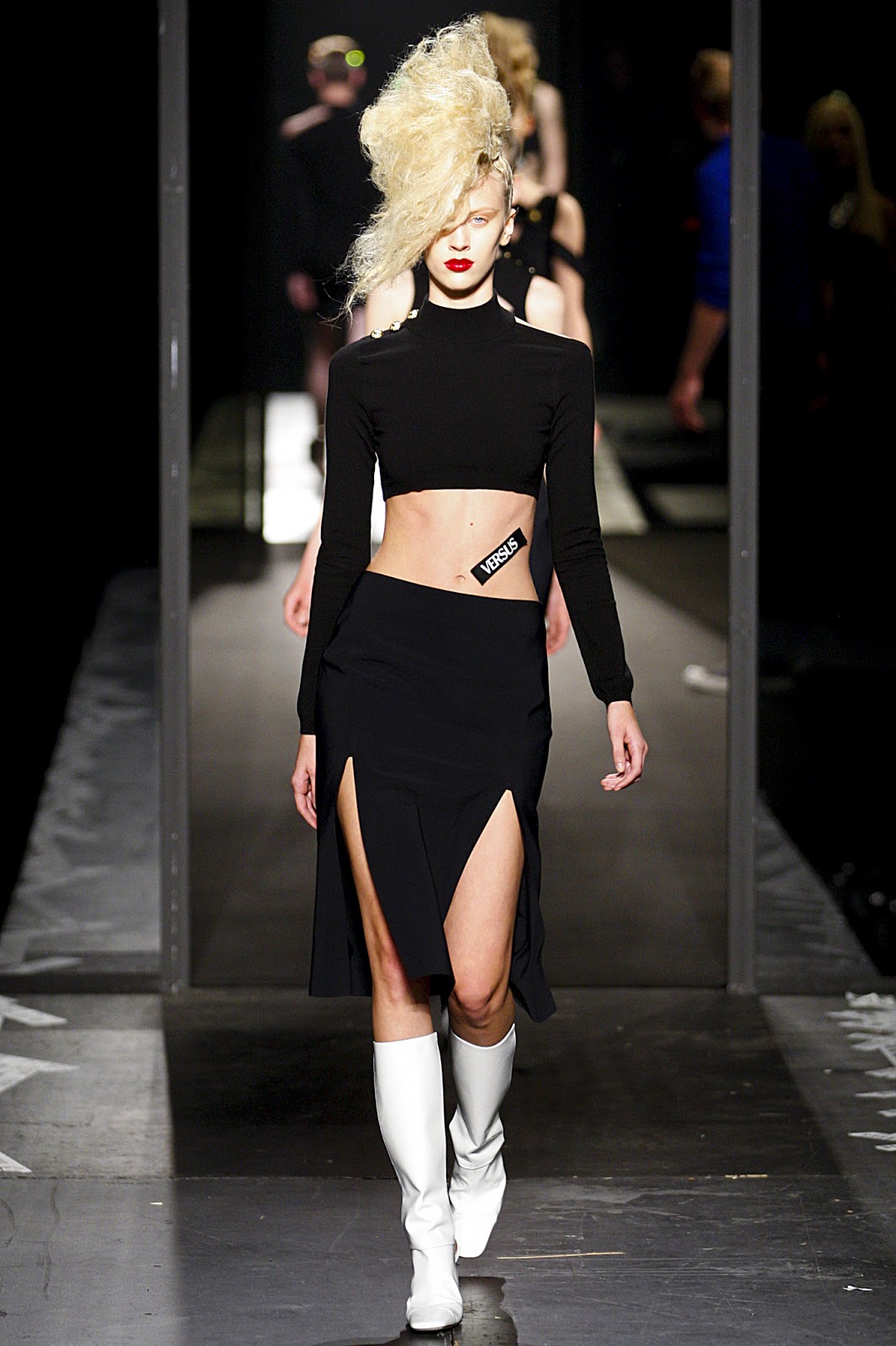 Look 1 of 30