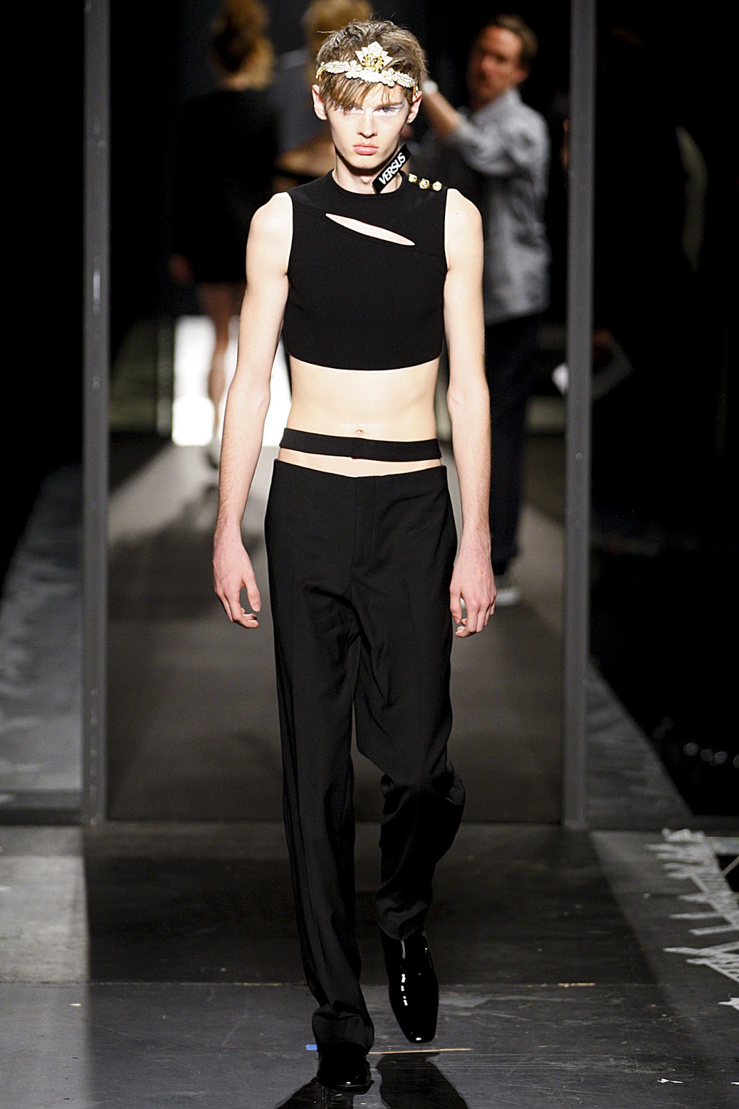 Look 4 of 30