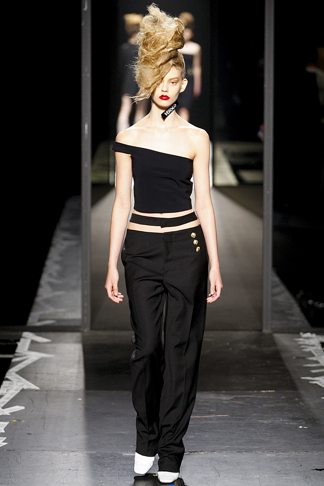 Look 5 of 30