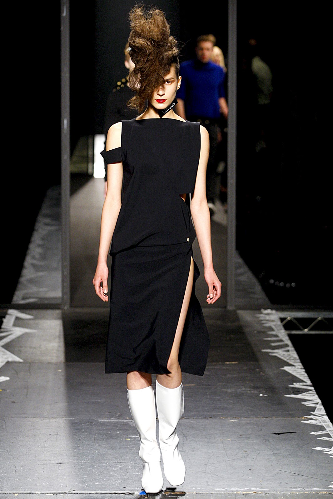 Look 8 of 30