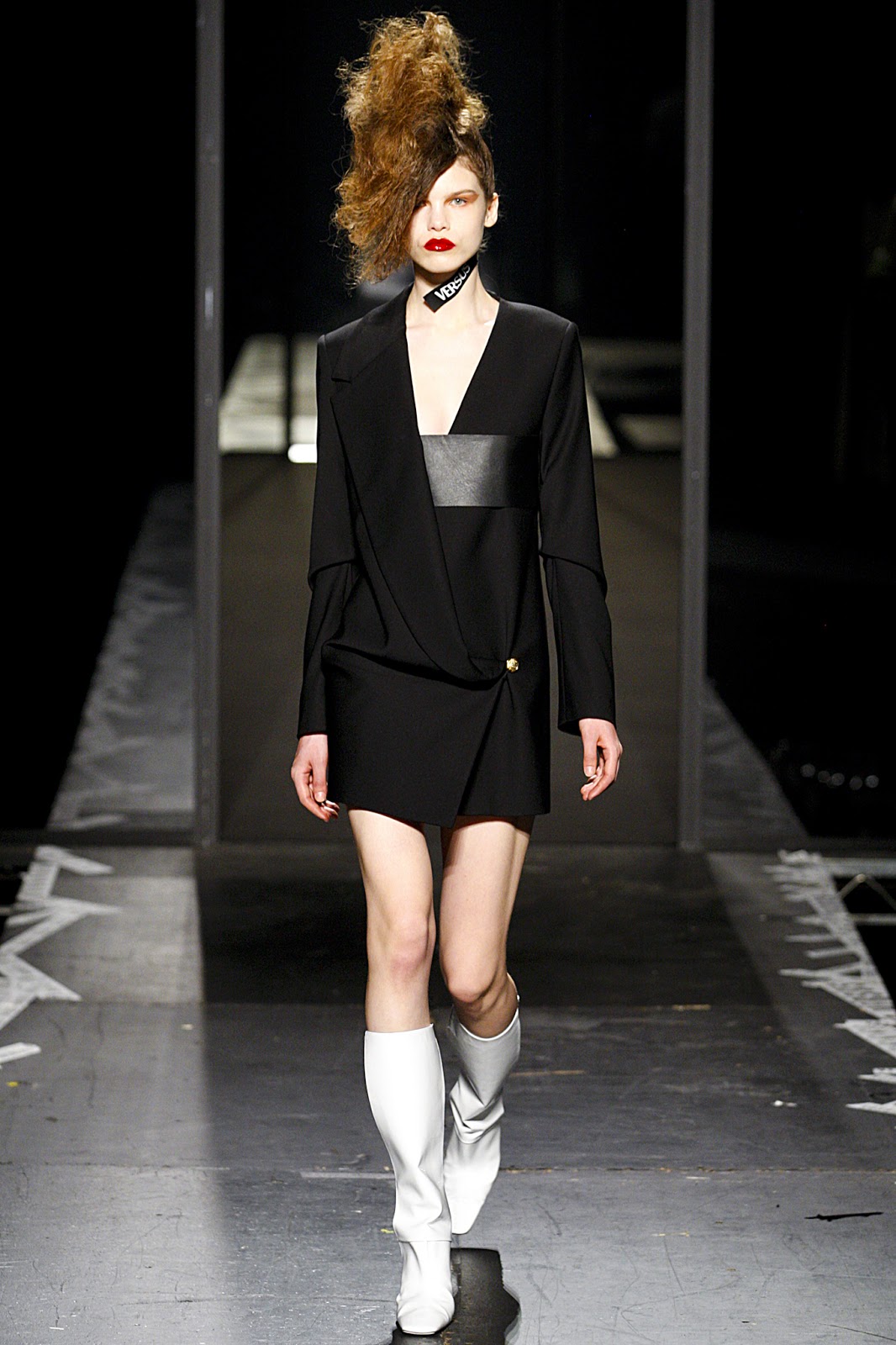 Look 11 of 30
