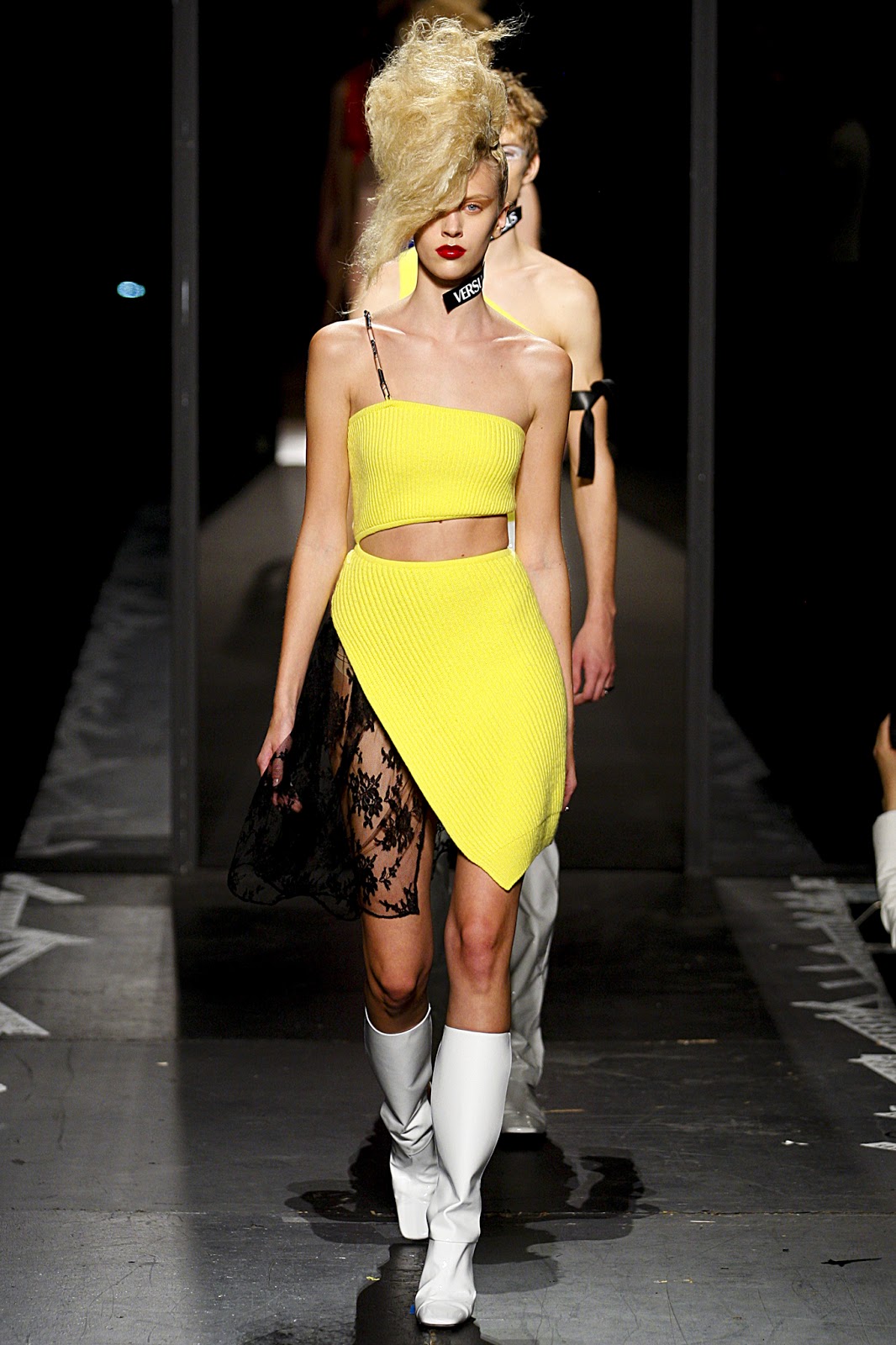 Look 13 of 30