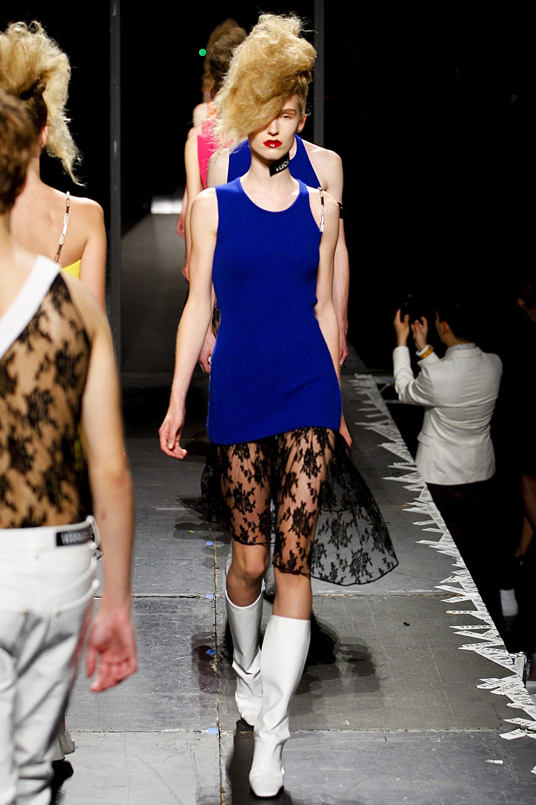 Look 15 of 30