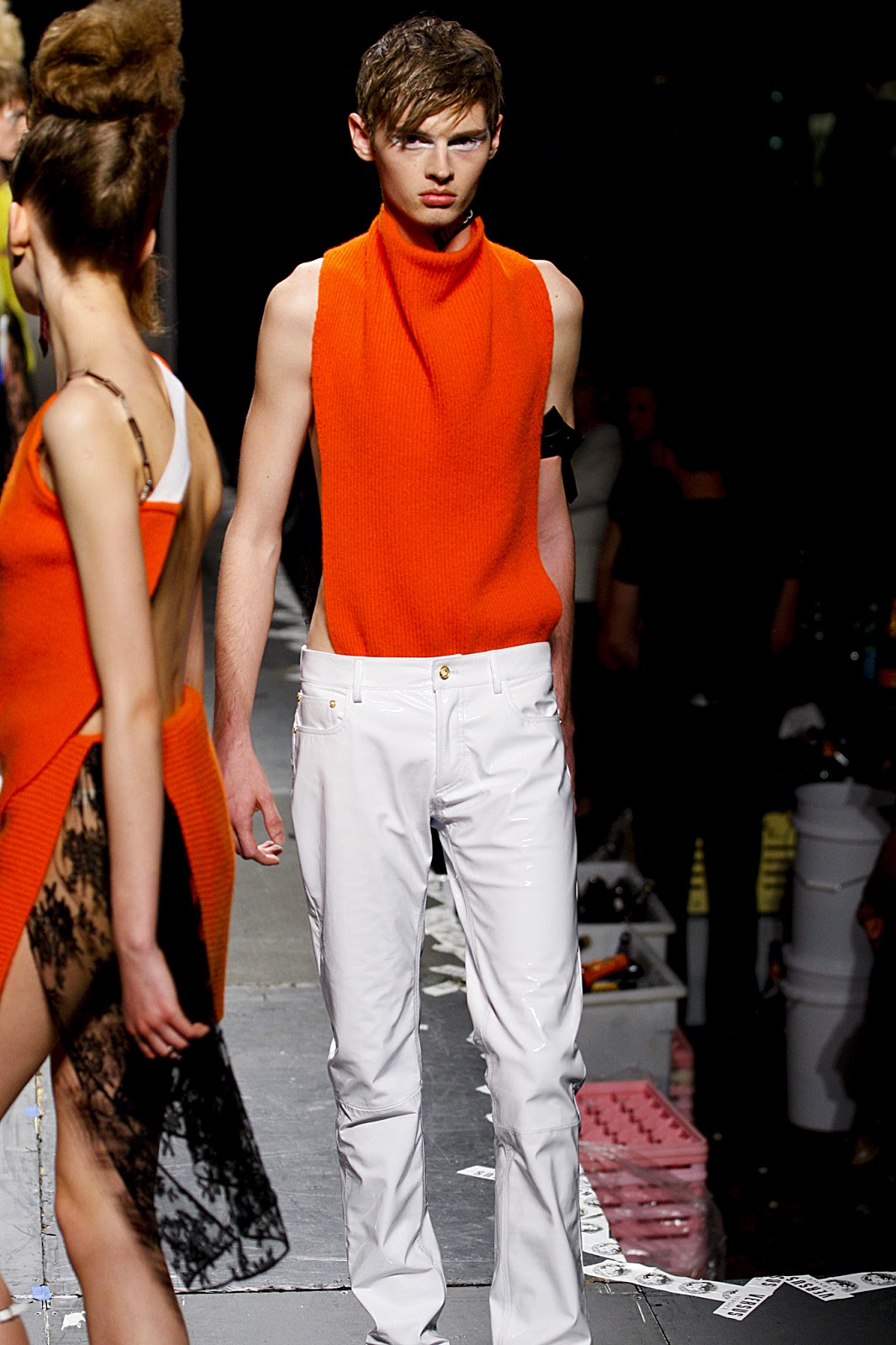 Look 22 of 30