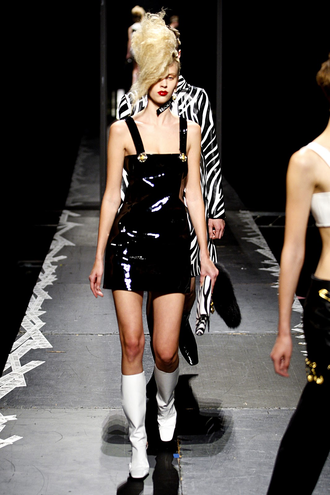 Look 29 of 30