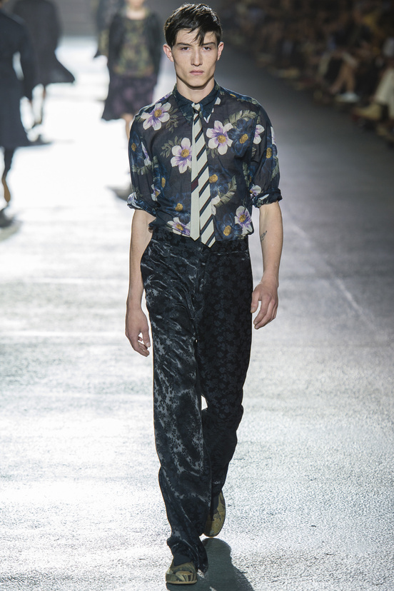Look 4 of 48