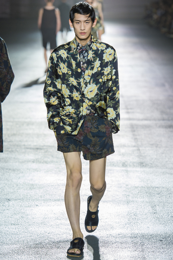 Look 9 of 48