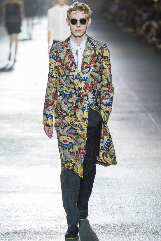 Look 24 of 48