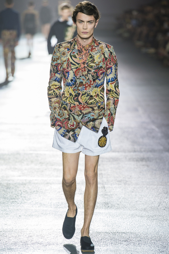 Look 26 of 48