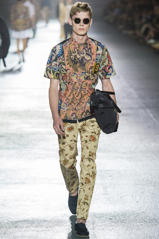 Look 28 of 48