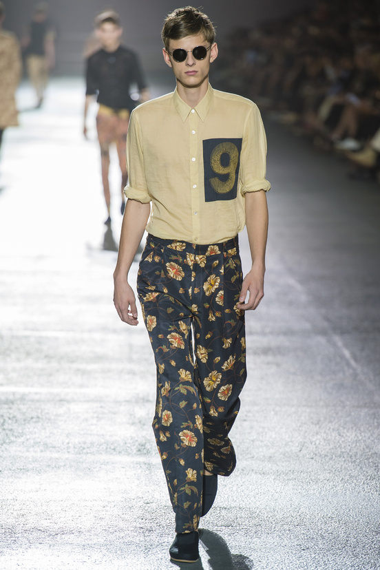 Look 32 of 48