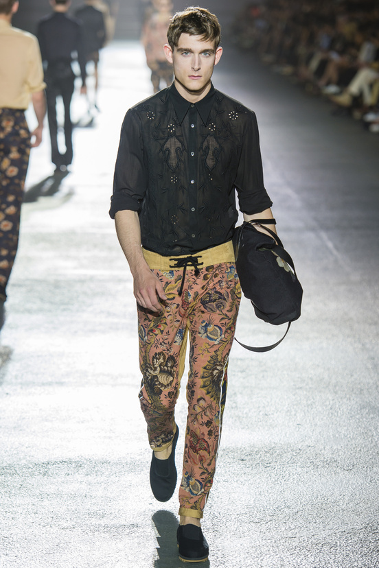 Look 33 of 48