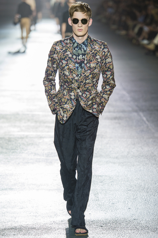 Look 35 of 48