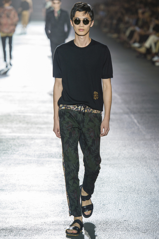 Look 36 of 48