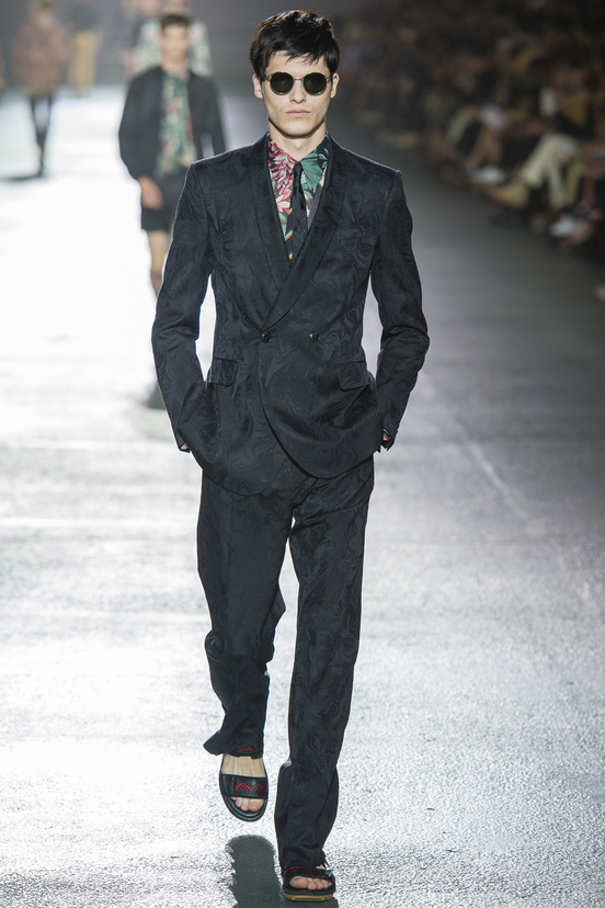 Look 37 of 48