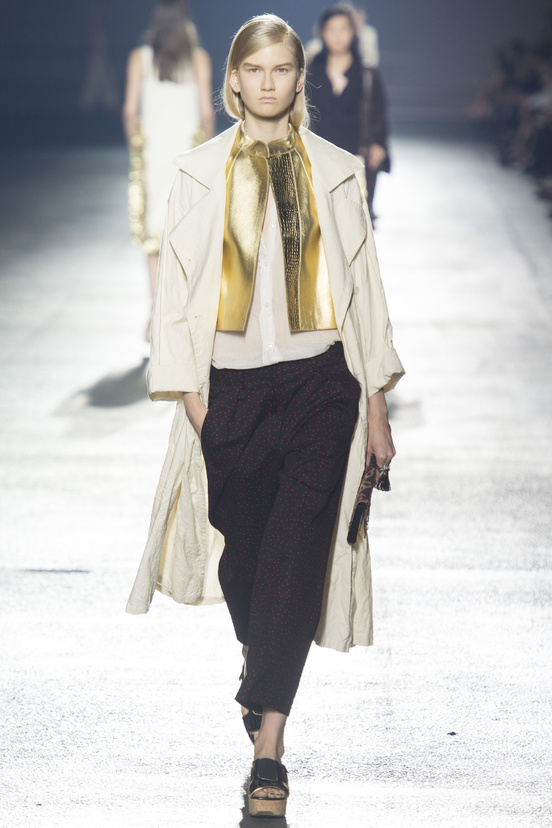 Look 3 of 50