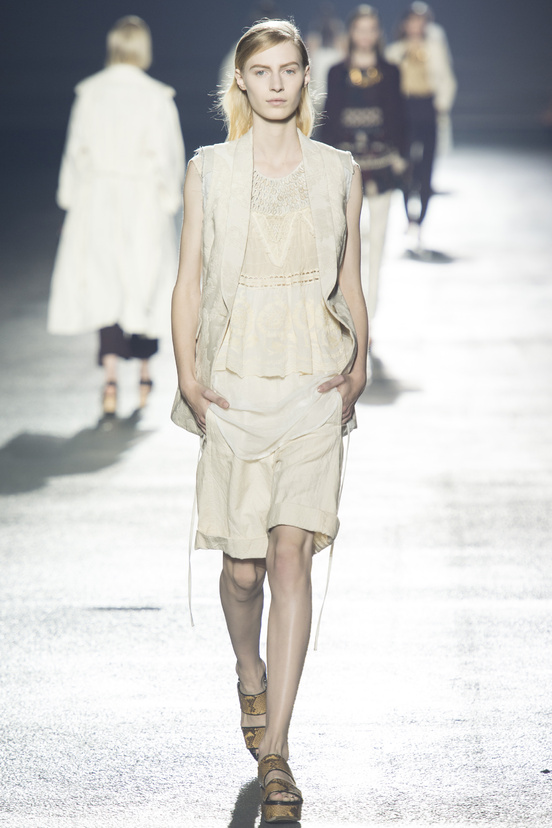 Look 5 of 50