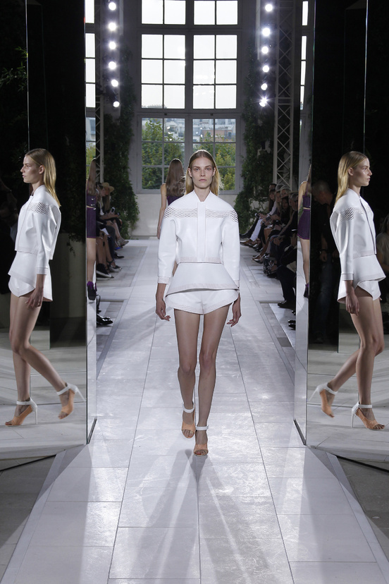 Look 5 of 39