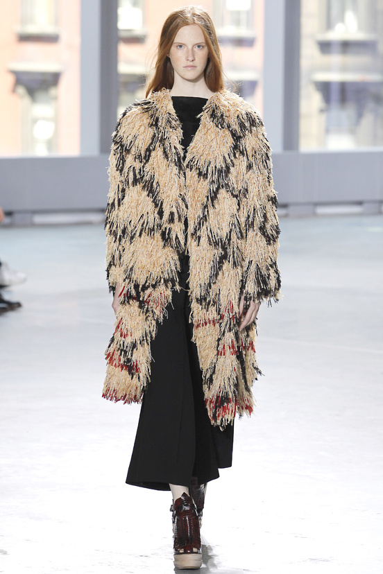 Look 7 of 33