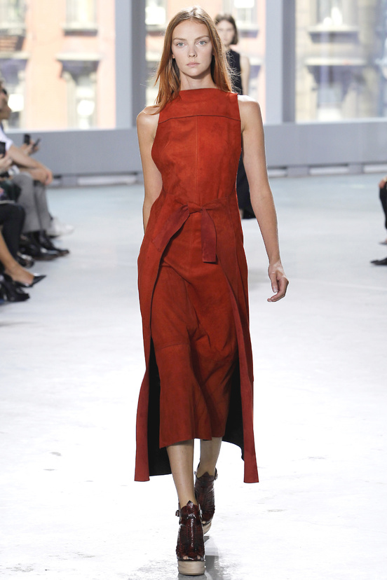 Look 8 of 33