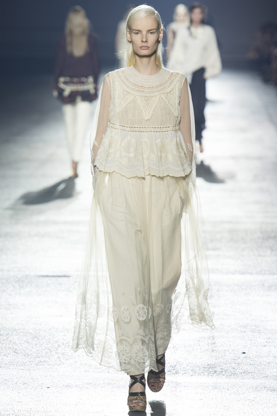 Look 8 of 50