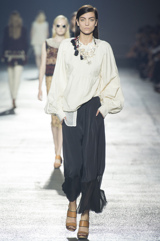 Look 9 of 50