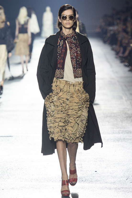 Look 13 of 50