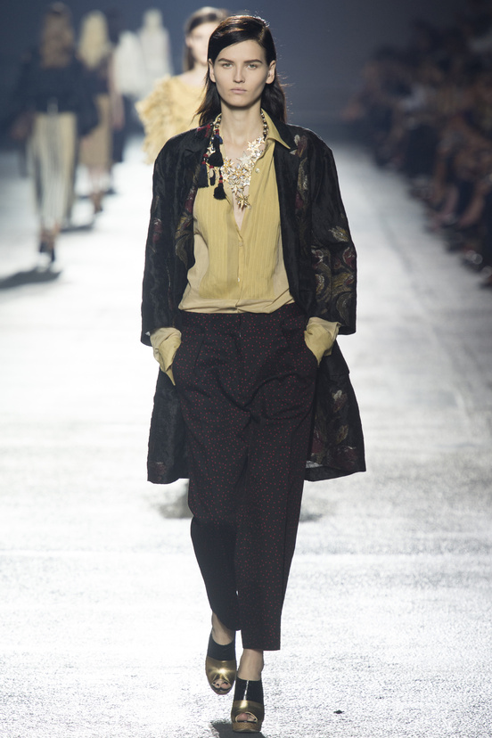 Look 14 of 50