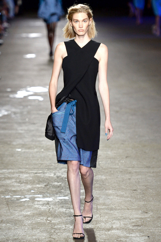 Look 15 of 30