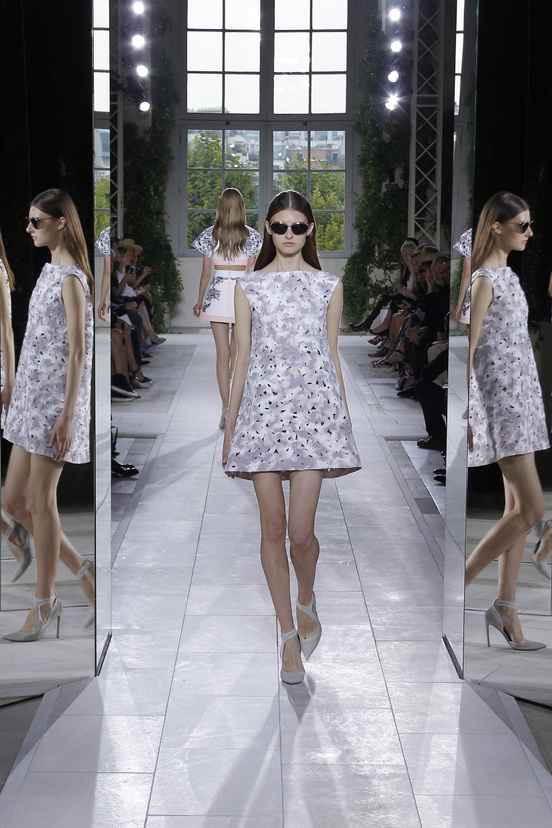 Look 15 of 39