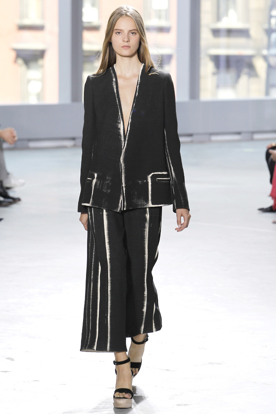 Look 15 of 33
