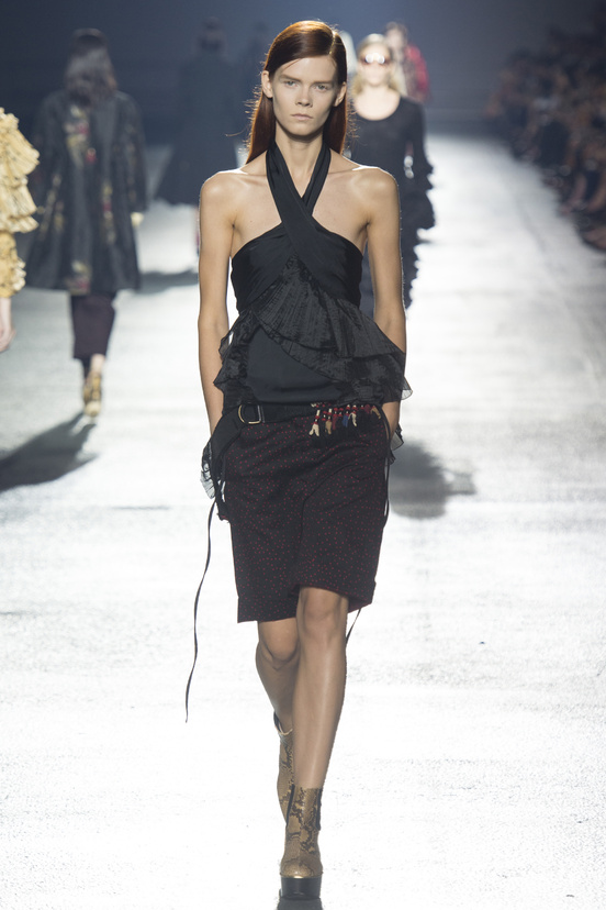 Look 16 of 50